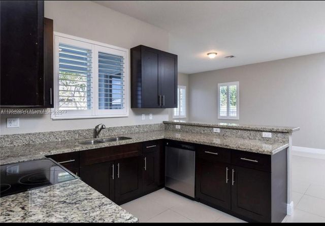 9341 SW 174th St, Palmetto Bay, FL 33157