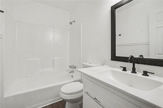 1373 Fairfield Drive SW, Lilburn, GA 30047