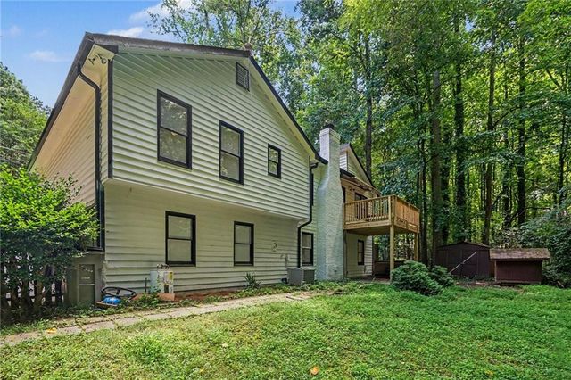 1373 Fairfield Drive SW, Lilburn, GA 30047