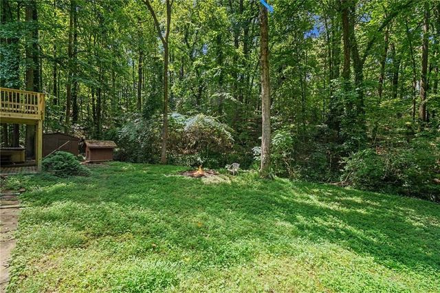 1373 Fairfield Drive SW, Lilburn, GA 30047