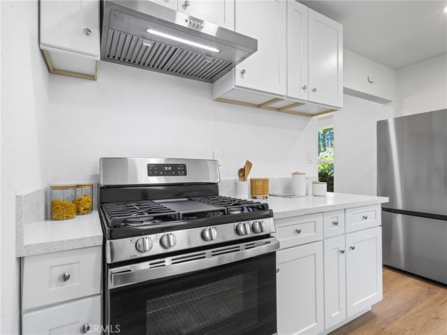 10559 Camarillo, Los Angeles, CA 91602