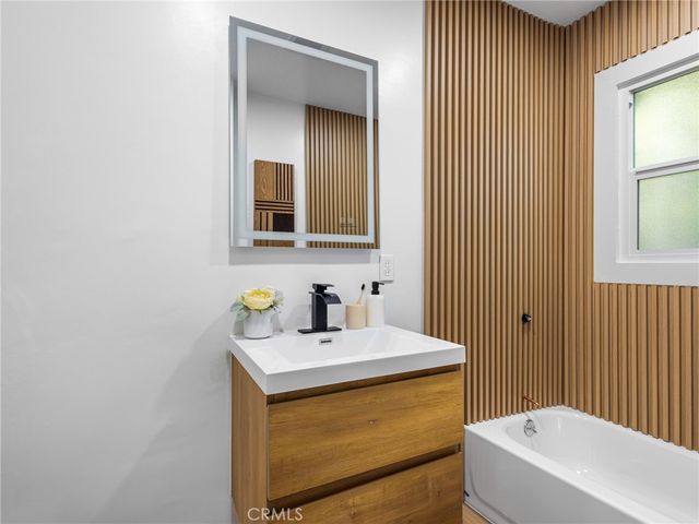 10559 Camarillo, Los Angeles, CA 91602