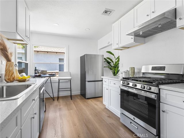 10559 Camarillo, Los Angeles, CA 91602