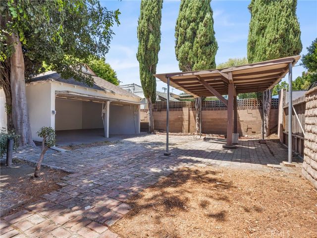 10559 Camarillo, Los Angeles, CA 91602