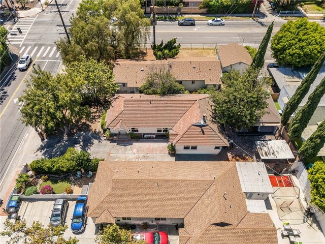 10559 Camarillo, Los Angeles, CA 91602