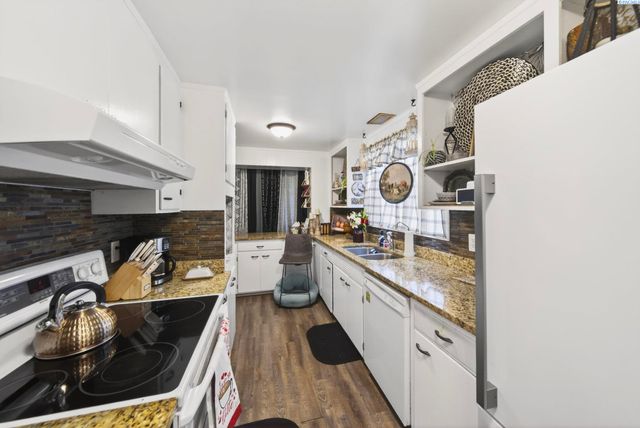 2106-2108 Trippe St, Richland, WA 99354