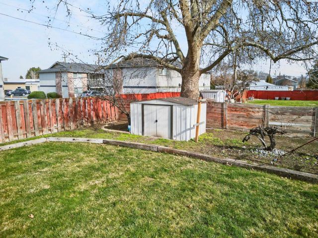 2106-2108 Trippe St, Richland, WA 99354