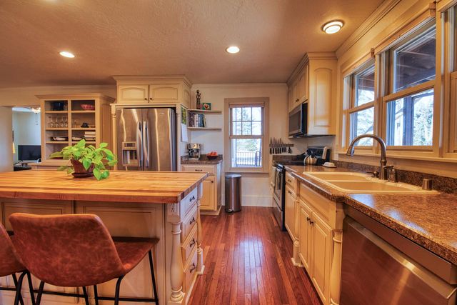 N2625 County Road A W, Cascade, WI 53011