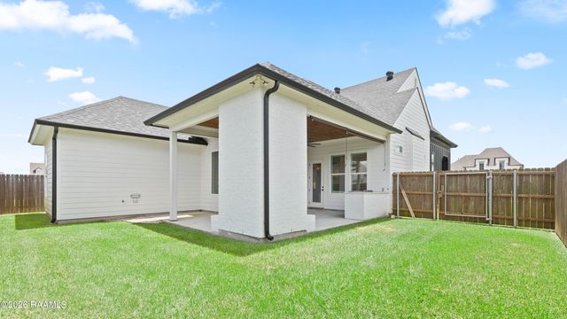 105 Sleeply View Drive, Broussard, LA 70518