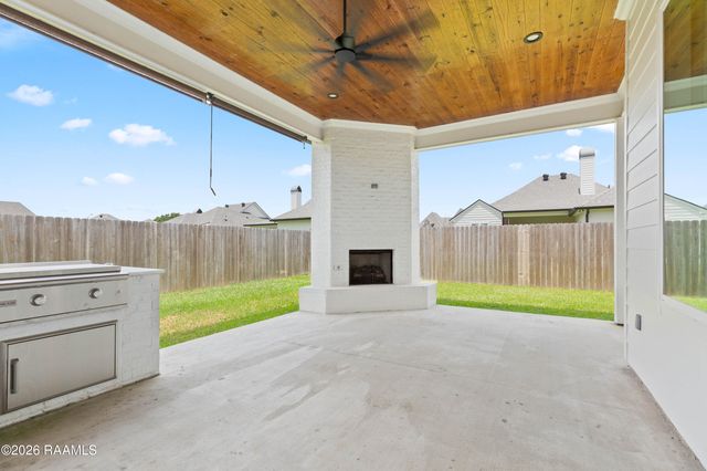105 Sleeply View Drive, Broussard, LA 70518