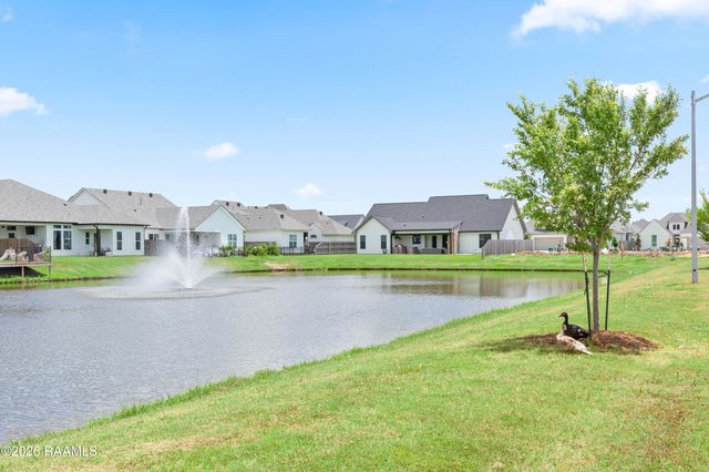 105 Sleeply View Drive, Broussard, LA 70518