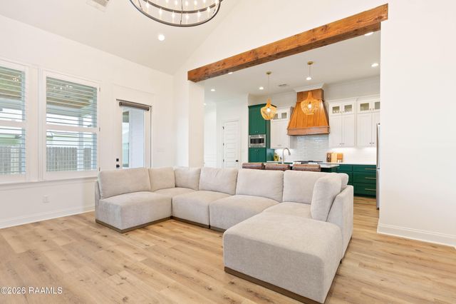 105 Sleeply View Drive, Broussard, LA 70518
