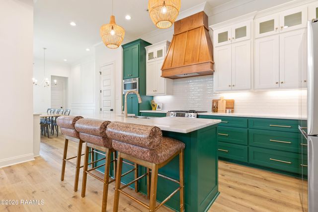 105 Sleeply View Drive, Broussard, LA 70518