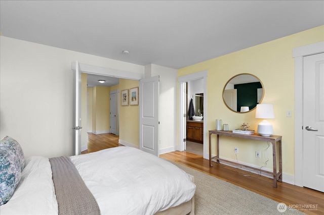 5925 31st Avenue SW, Seattle, WA 98126