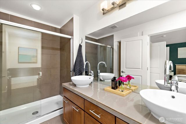 5925 31st Avenue SW, Seattle, WA 98126