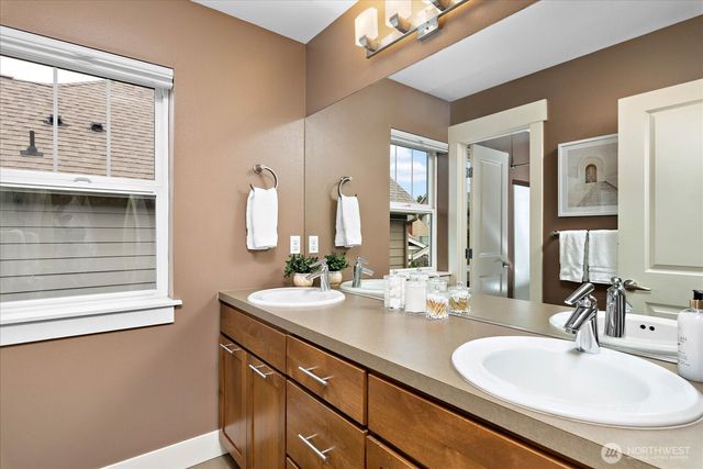 5925 31st Avenue SW, Seattle, WA 98126