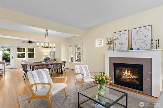5925 31st Avenue SW, Seattle, WA 98126