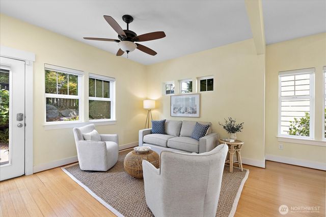 5925 31st Avenue SW, Seattle, WA 98126