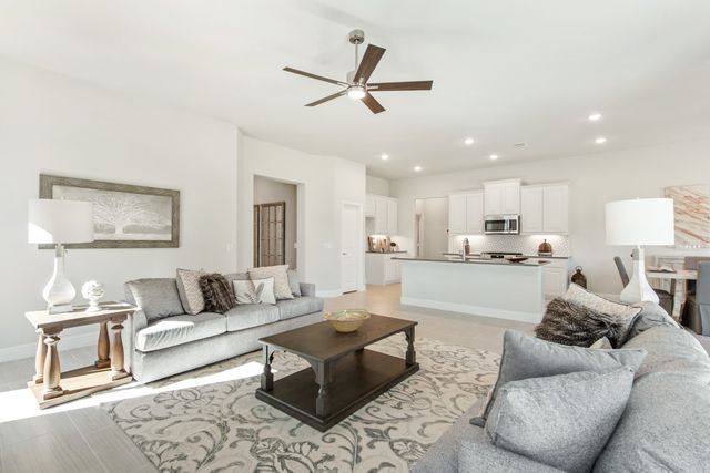 208 Oakcrest Drive, Justin, TX 76247