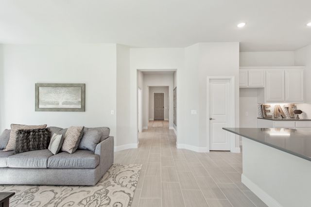 208 Oakcrest Drive, Justin, TX 76247