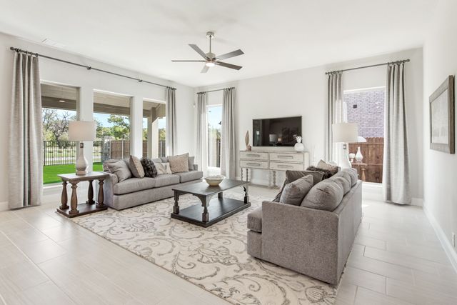 208 Oakcrest Drive, Justin, TX 76247