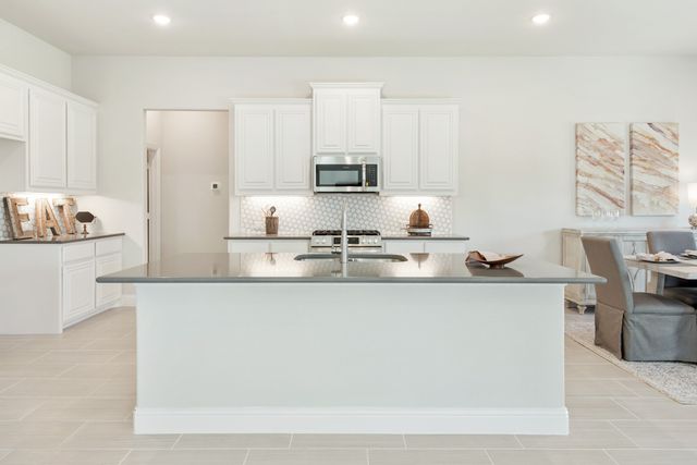 208 Oakcrest Drive, Justin, TX 76247