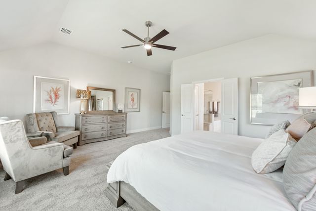 208 Oakcrest Drive, Justin, TX 76247