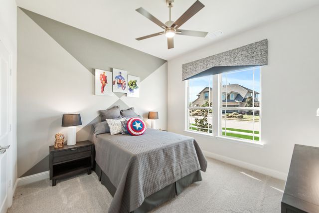 208 Oakcrest Drive, Justin, TX 76247