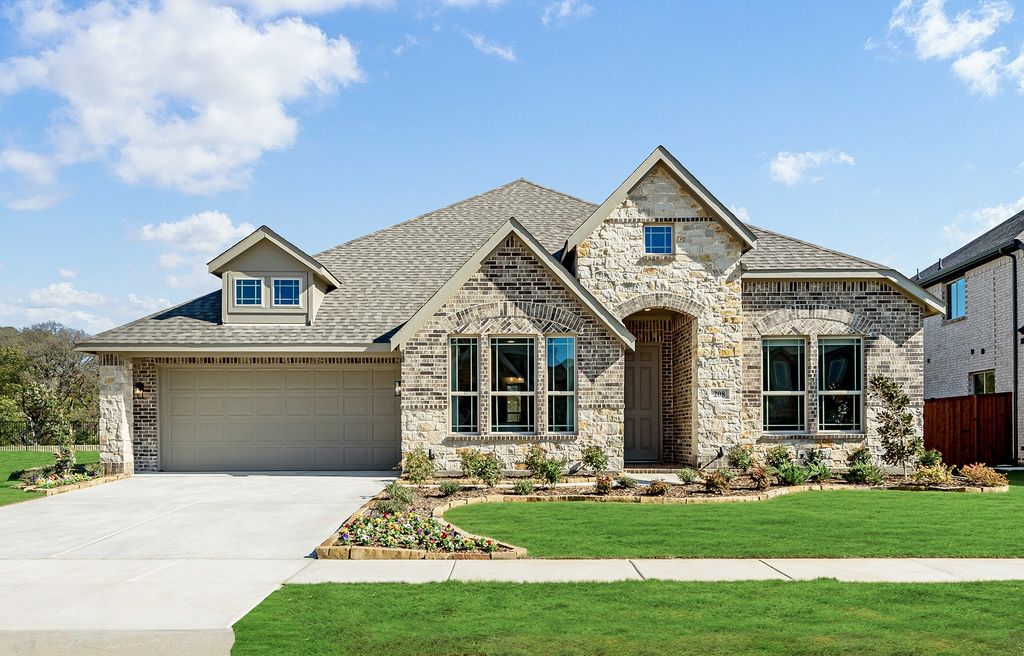 208 Oakcrest Drive, Justin, TX 76247