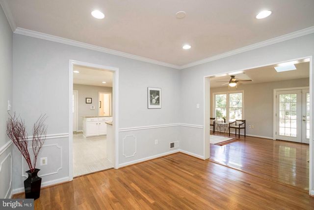 5612 EASTBOURNE DR, Springfield, VA 22151