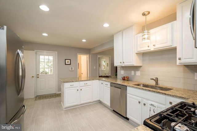 5612 EASTBOURNE DR, Springfield, VA 22151