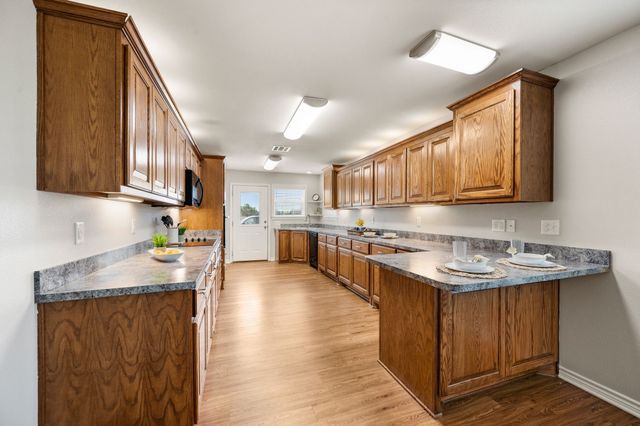 9888 NW County Road 2221, Barry, TX 75102