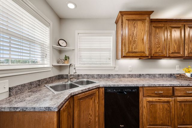 9888 NW County Road 2221, Barry, TX 75102