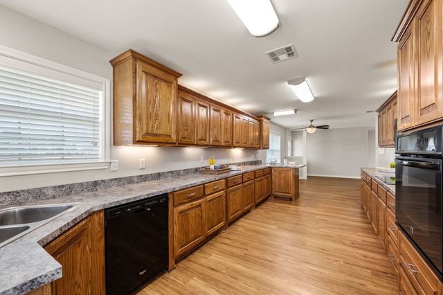 9888 NW County Road 2221, Barry, TX 75102