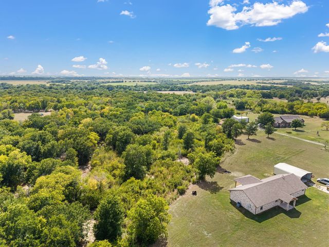 9888 NW County Road 2221, Barry, TX 75102