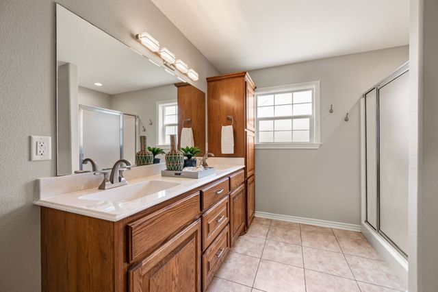 9888 NW County Road 2221, Barry, TX 75102