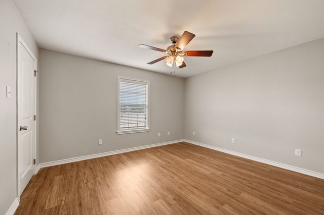 9888 NW County Road 2221, Barry, TX 75102