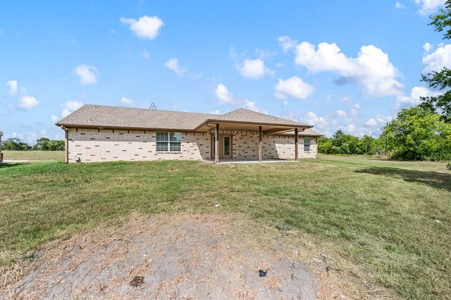 9888 NW County Road 2221, Barry, TX 75102