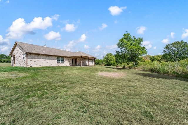 9888 NW County Road 2221, Barry, TX 75102