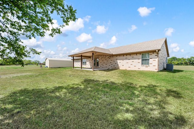 9888 NW County Road 2221, Barry, TX 75102