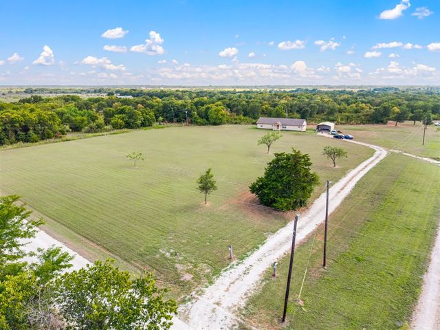 9888 NW County Road 2221, Barry, TX 75102