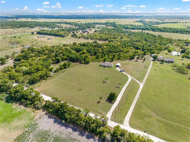 9888 NW County Road 2221, Barry, TX 75102