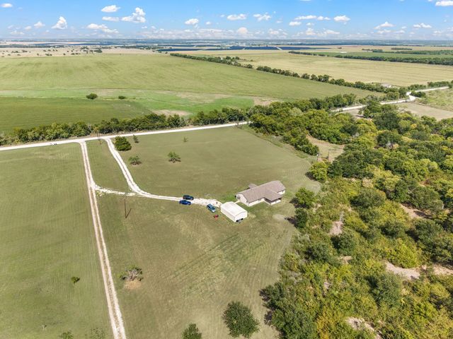9888 NW County Road 2221, Barry, TX 75102