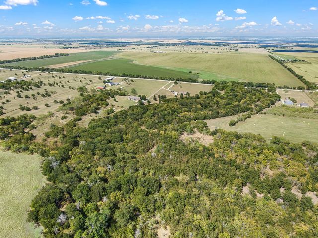 9888 NW County Road 2221, Barry, TX 75102