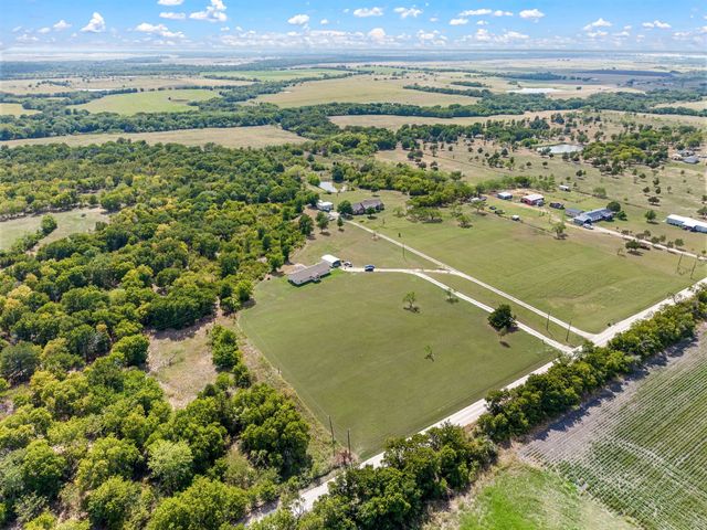 9888 NW County Road 2221, Barry, TX 75102