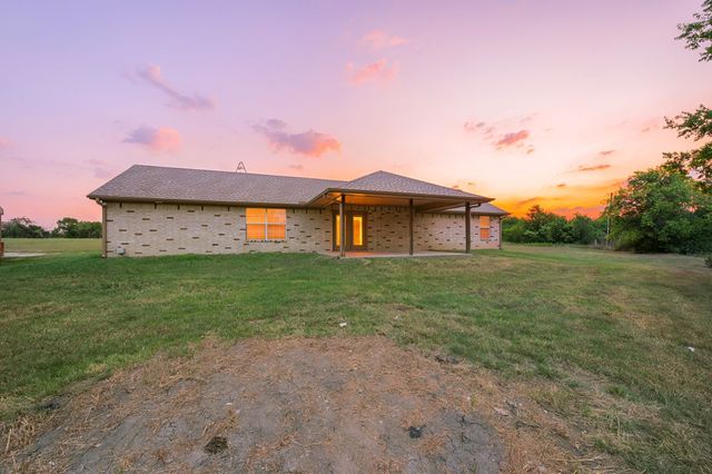 9888 NW County Road 2221, Barry, TX 75102