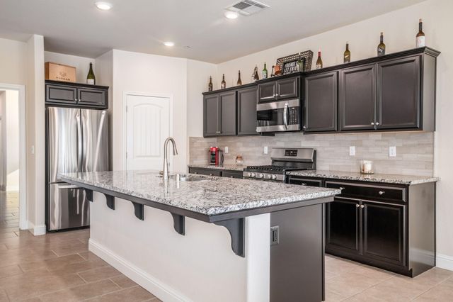 1797 Clearwater Street, Tulare, CA 93274