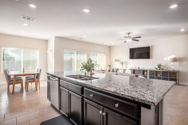 1797 Clearwater Street, Tulare, CA 93274