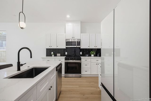 918 Berlin Ave, San Antonio, TX 78211