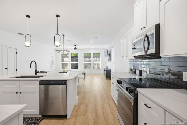 918 Berlin Ave, San Antonio, TX 78211